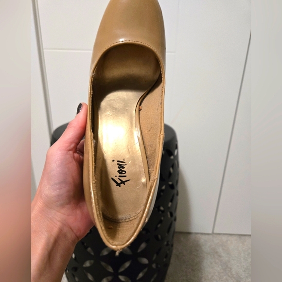 Pretty high heels 👠 beige in color size 5 1/2 - Picture 4 of 5